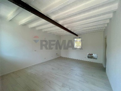 Foto Appartamento in Via Visconti 9, Vanzaghello di 70 m² con 2 locali