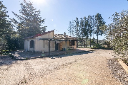 Foto Casa indipendente in C.da Giambra snc, Cassaro di 130 m² con 5 locali