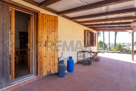 Foto Casa indipendente in C.da Giambra snc, Cassaro di 130 m² con 5 locali