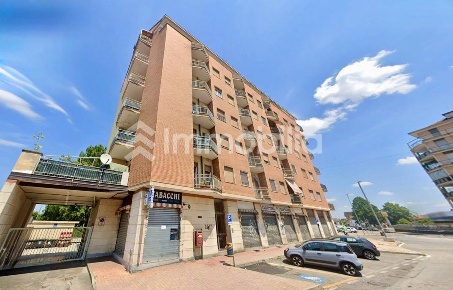 Foto Appartamento in Via Colombetto, Nichelino di 92 m² con 3 locali