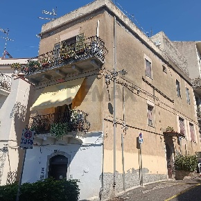 Foto Appartamento in Via Sesto Pompeo 16, Taormina Centro di 117 m²