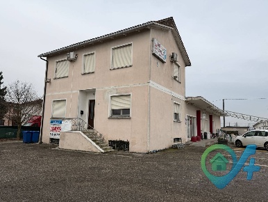 Foto Locale commerciale in strada statale goitese 495, Goito Cerlongo