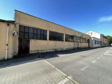Foto Capannone industriale a Lissone Centro Storico di 1272 m² con 2 locali
