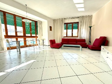 Foto Appartamento a Ponsacco Centro di 125 m² con 6 locali in vendita