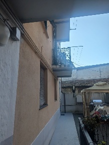 Foto Appartamento in Via Vittorio Veneto, Busalla di 55 m² con 5 locali