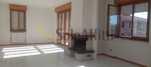Foto Appartamento a Macerata di 84 m² con 5 locali in affitto