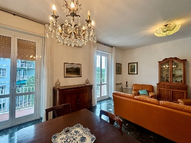 Foto Appartamento in Via Riese 20, Genova Albaro di 100 m² con 5 locali