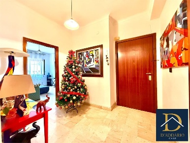 Foto Appartamento in Via Minniti, Taranto Borgo di 153 m² con 4 locali