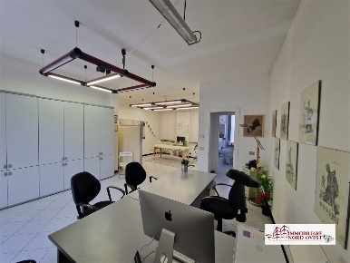 Foto Ufficio in Via Gramsci, Settimo Milanese Centro di 55 m² con 2 locali