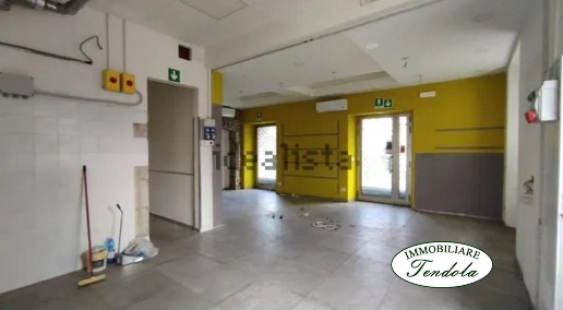 Foto Locale commerciale a Sarzana Bradia, Nave, San Michele di 90 m²