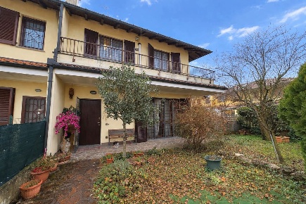 Foto Villa a schiera in Via Carlo Alberto Dalla Chiesa 19, Centro di 156 m²