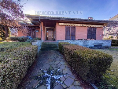 Foto Villa singola a Serravalle Sesia Centro di 350 m² con 12 locali