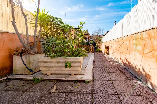 casa indipendente in vendita a Ladispoli