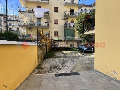 Foto Magazzino in Via cristoforo colombo 7, Portici di 150 m² con 1 locali