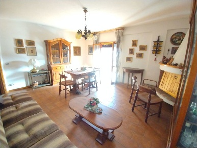 Foto Appartamento in Via Roma 104, Tagliacozzo Centro di 70 m² con 4 locali