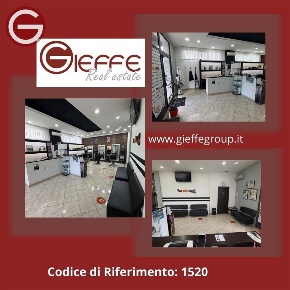 Foto Locale commerciale a Taurianova Centro di 70 m² con 1 locali