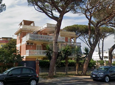 Foto Appartamento in Via Lago Maggiore, Pomezia di 70 m² con 2 locali