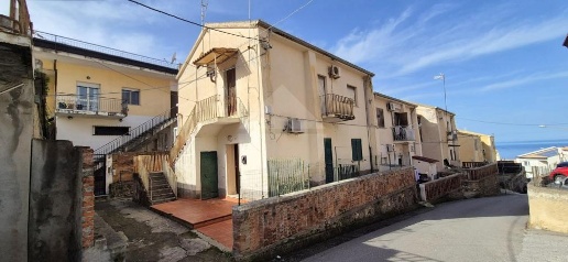 Foto Appartamento in Via San Sebastiano, Pizzo Centro di 60 m² con 3 locali
