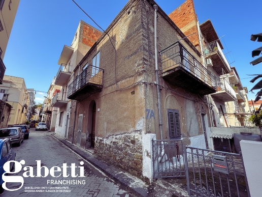 casa indipendente in vendita a Sant'Agata di Militello