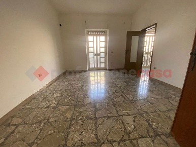 Foto Appartamento in Via Raimondo Orsini 3, Manduria Centro di 120 m²
