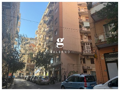 Foto Appartamento in F. Manzo, Salerno Centro di 113 m² con 4 locali