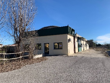 Foto Locale commerciale a Valvasone Arzene Valvasone di 482 m² in vendita