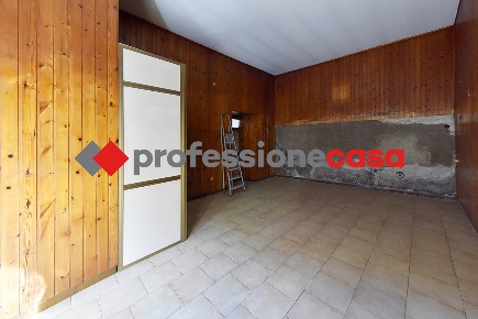 Foto Negozio in Via XX Settembre 80, San Nicola la Strada di 30 m²