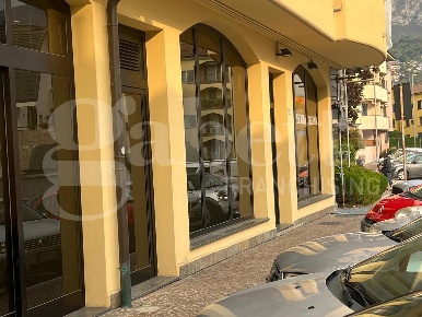 Foto Negozio in Via Solferino 11/B, Lecco Castello di 70 m² con 2 locali