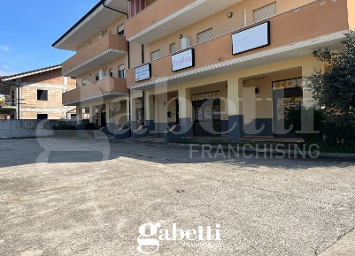 Foto Negozio in Iardino, Vitulazio di 240 m² in affitto