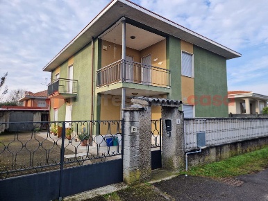 Foto Appartamento in Via Lario 1, Busto Garolfo Centro di 100 m² in vendita