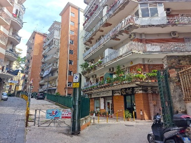Foto Magazzino in Via Cagnazzi 31, Napoli Sanità di 300 m² con 1 locali