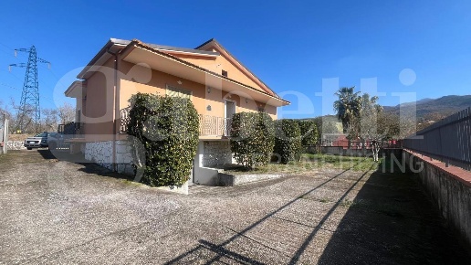 casa indipendente in vendita a Rocchetta e Croce in zona Rocchetta