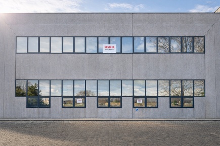 Foto Capannone industriale a Quarto d'Altino Centro di 3750 m² con 7 locali