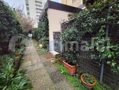 Foto Appartamento in Via Angera 3, Milano Maggiolina di 75 m² con 2 locali
