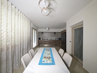 Foto Appartamento in VIA PARINI, Trani di 141 m² con 4 locali in vendita