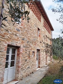 Foto Rustico a Camaiore Camaiore Paese di 215 m² con 7 locali in vendita