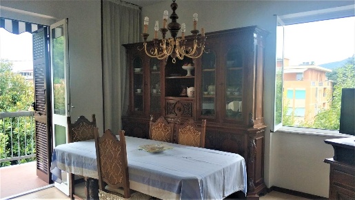 Foto Appartamento a Massa Centro di 80 m² con 4 locali in vendita