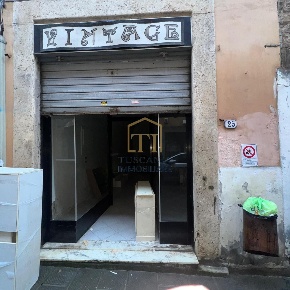 Foto Locale commerciale a Colle di Val d'Elsa Colle Bassa, Via Gramsci