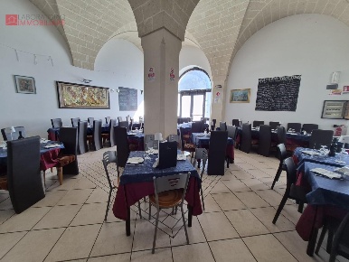 Foto Locale commerciale a Lequile di 133 m² con 4 locali in vendita