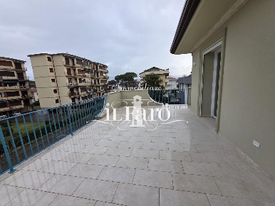 Foto Attico a Viareggio Città Giardino di 150 m² con 5 locali in vendita