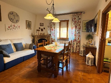 Foto Appartamento a Cecina Cecina Centro di 100 m² con 7 locali in vendita