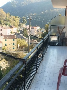 Foto Appartamento in Via Pero 154, Varazze Pero di 75 m² con 5 locali