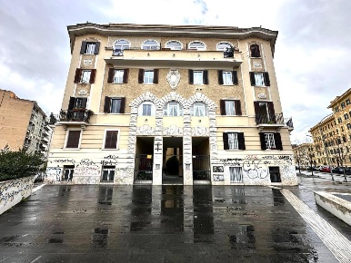 Foto Appartamento in Via La Spezia, Roma San Giovanni di 85 m² con 3 locali