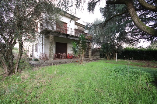 casa indipendente in vendita a Lucca in zona San Pietro a Vico