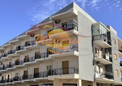 Foto Appartamento in VIALE TUNISI, Siracusa Grottasanta - Tunisi di 160 m²