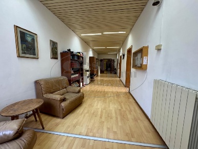 Foto Ufficio a Livorno Cavour - San Carlo di 250 m² con 8 locali in vendita