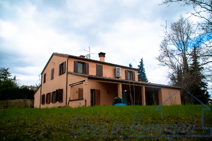 Foto Villa unifamiliare in via cucco, Roncofreddo di 545 m² con 6 locali