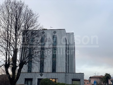 Foto Ufficio in viale ticino, Gavirate Centro di 30 m² con 2 locali