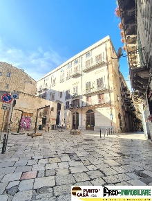 Foto Attività commerciale a Palermo di 80 m² con 1 locali in affitto