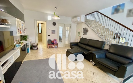 Foto Villa a schiera a Mercato Saraceno Centro di 155 m² con 5 locali